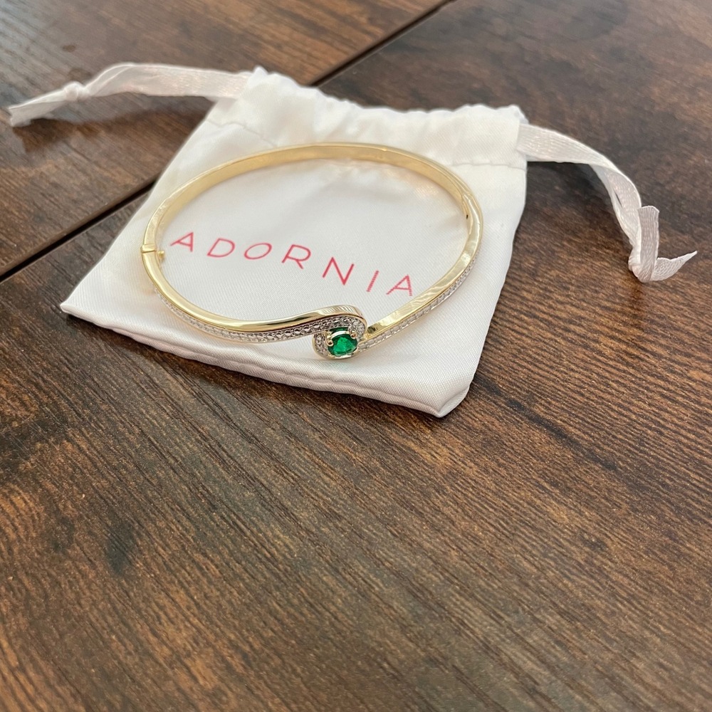 Adornia Gold Tone Green Lab Emerald Crystal Bypass Bangle Bracelet Jewelry - Picture 2 of 5